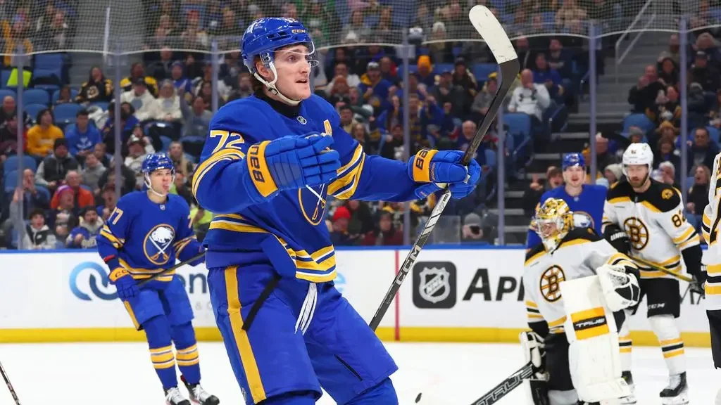 NHL roundup: Sabres defeat Bruins, Islanders edge past Avalanche