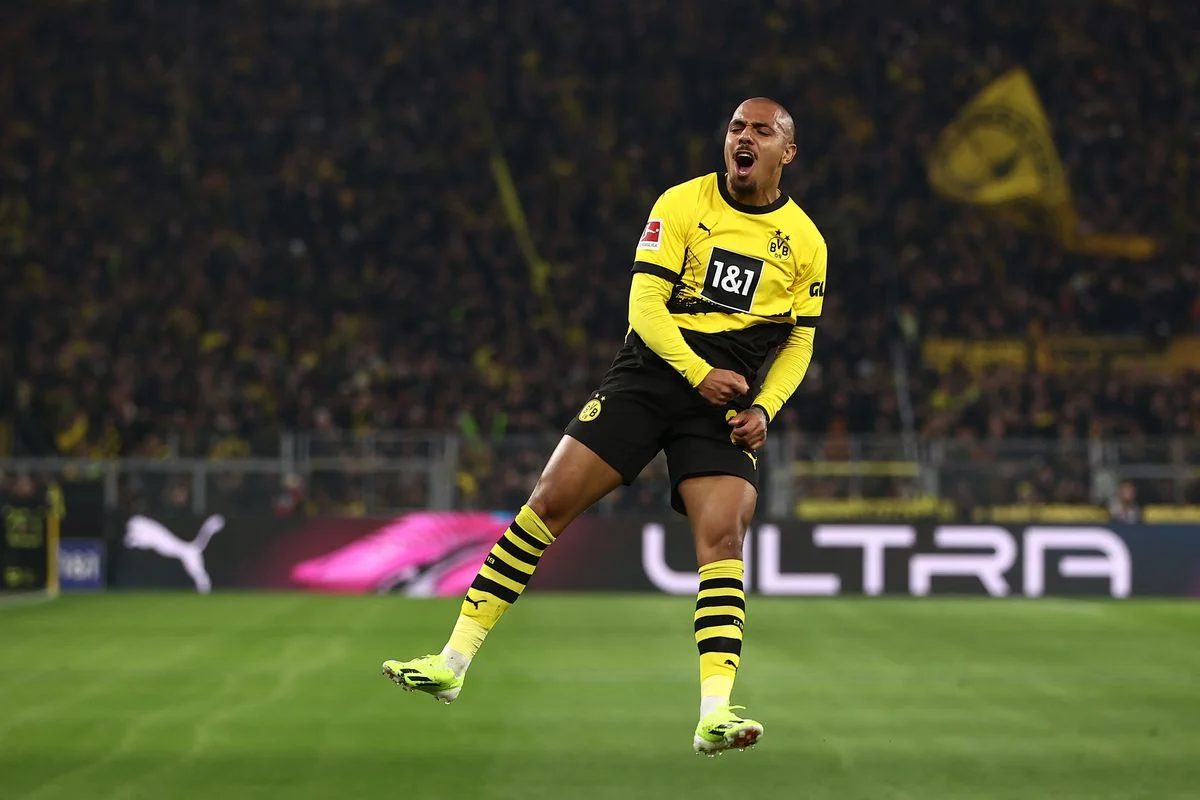 Borussia Dortmund 3-0 SC Freiburg: Malen scores twice as Dortmund cruise past visitors