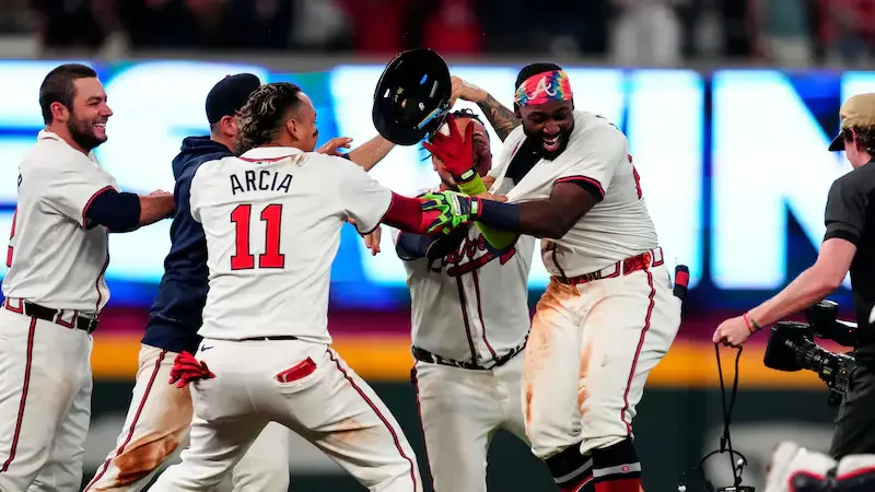 MLB roundup: Braves get walk-off win in 10th to sweep series over Marlins