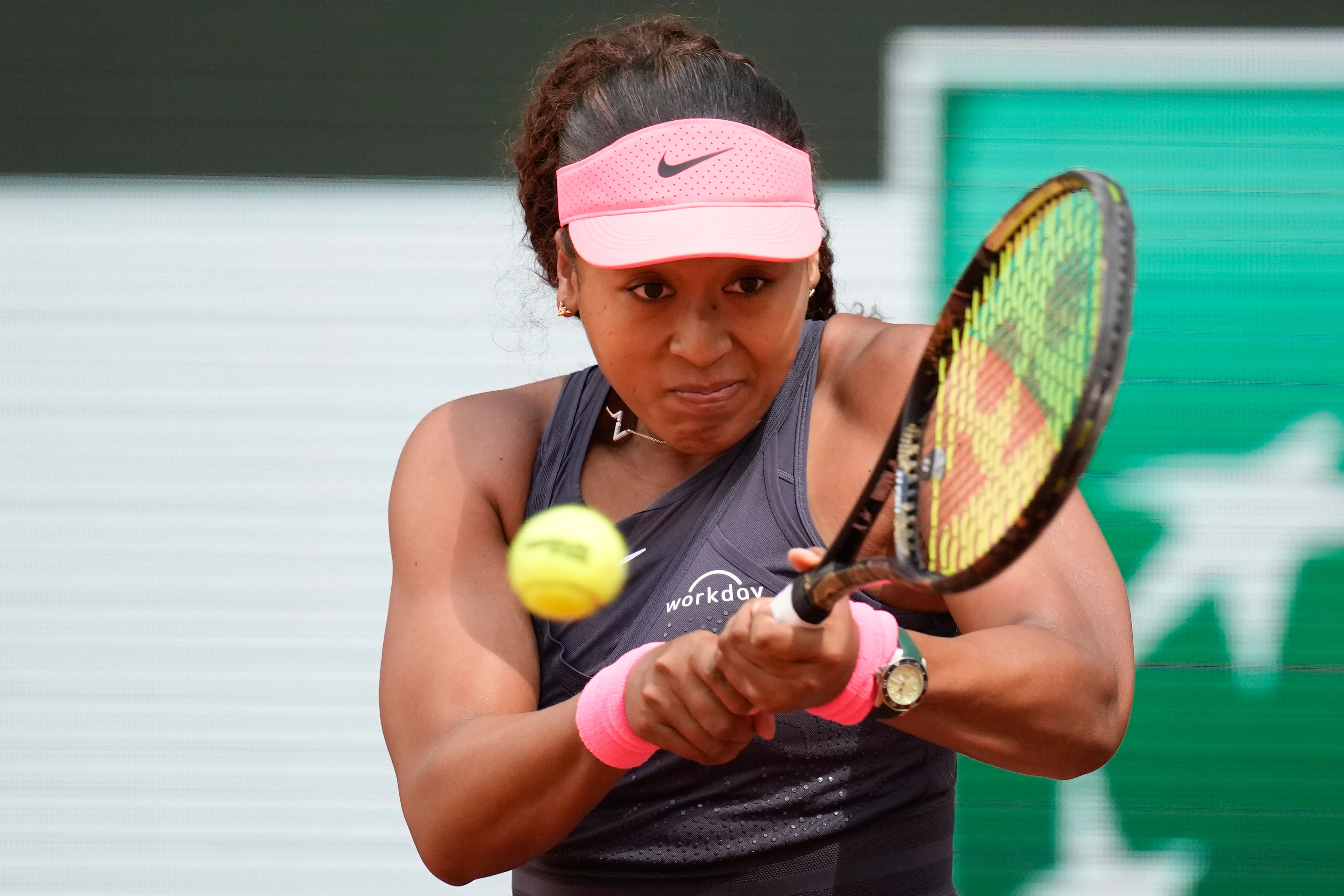 Osaka battles past Bronzetti, setting up potential Swiatek clash at French Open