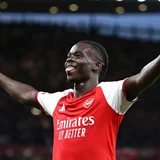 Arsenal begin Premier League title defence with 3-0 win over Coventry