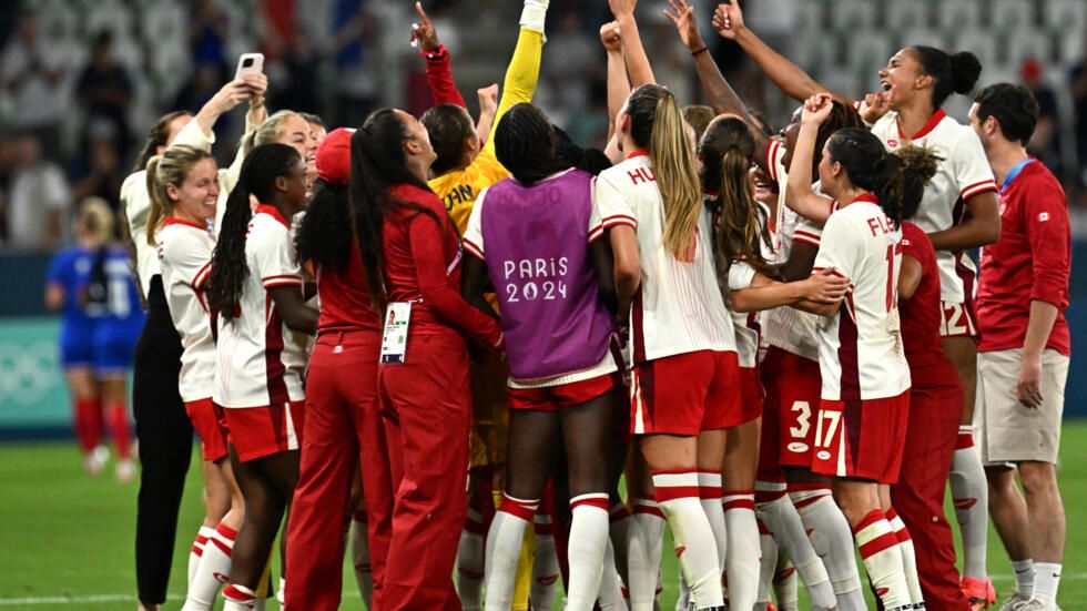 Canada defeat France as Australia and Zambia play out 11-goal thriller