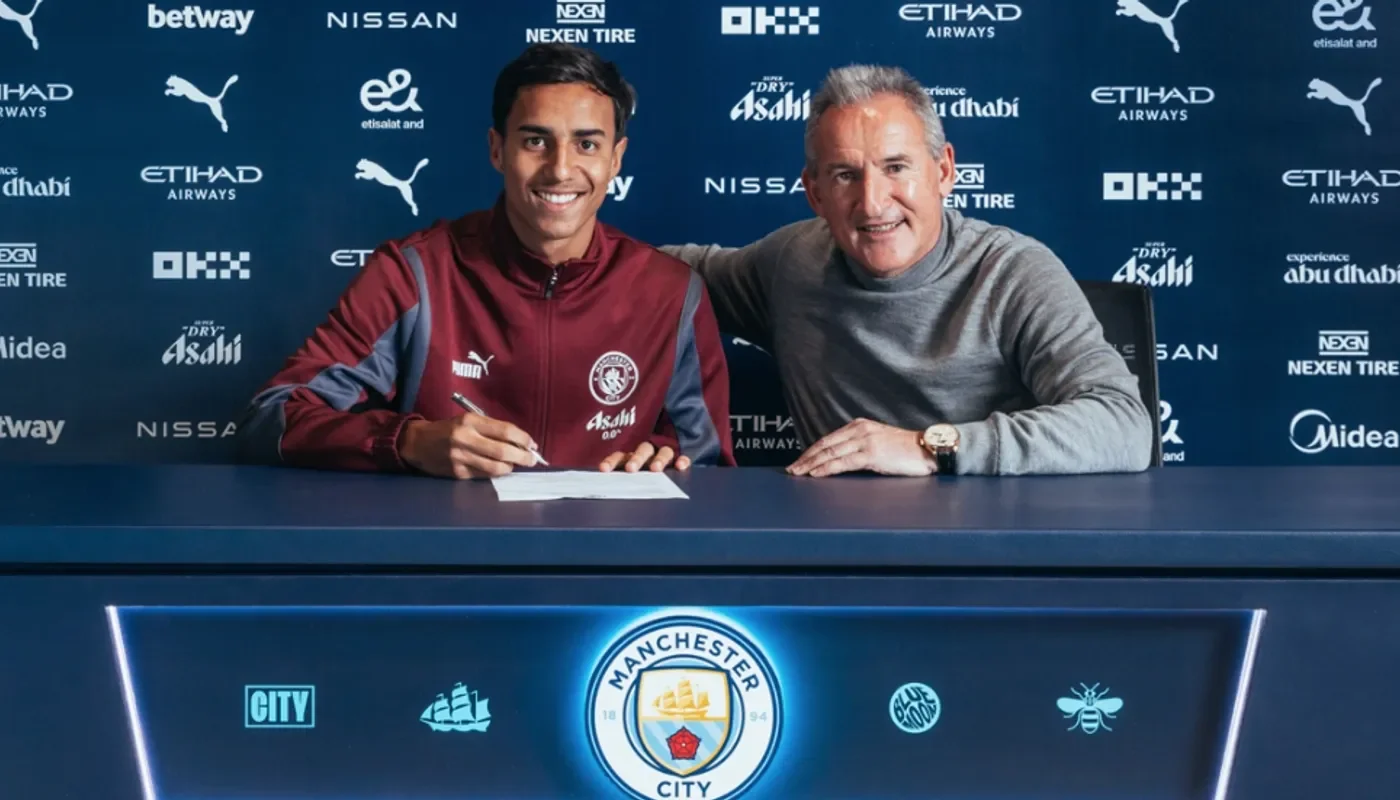 Manchester City Sign Brazilian Teenage Sensation Vitor Reis for £29.6 Million