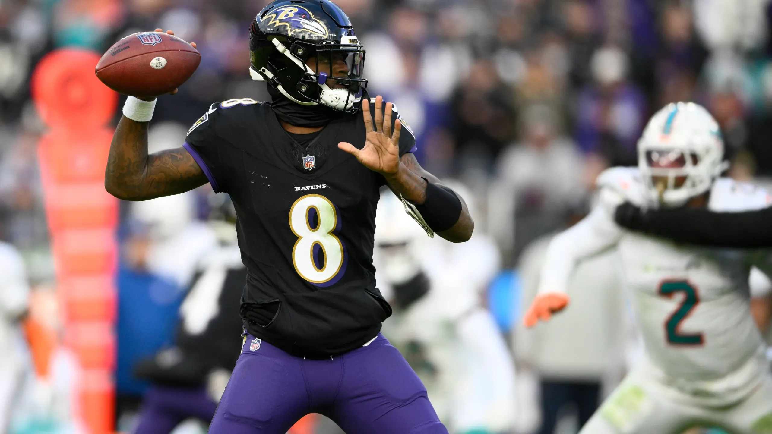 NFL roundup: Baltimore Ravens crush Miami Dolphins, 49ers grab NFC top spot