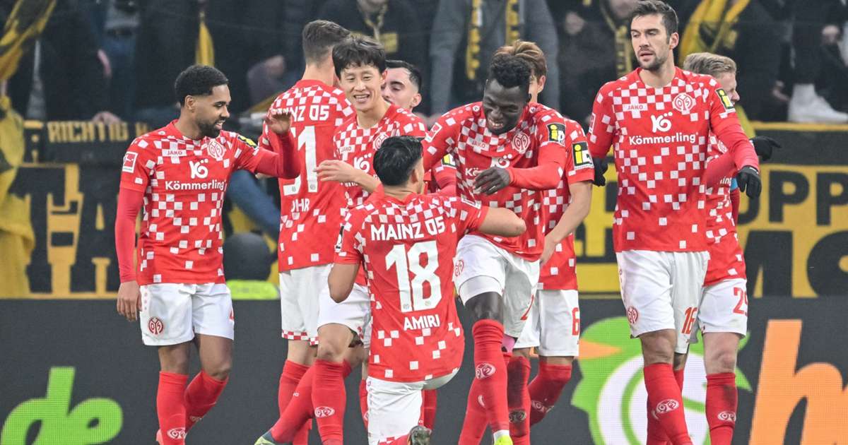 Mainz 05 3-1 Borussia Dortmund: 10-man Dortmund suffer 3-1 defeat at Mainz