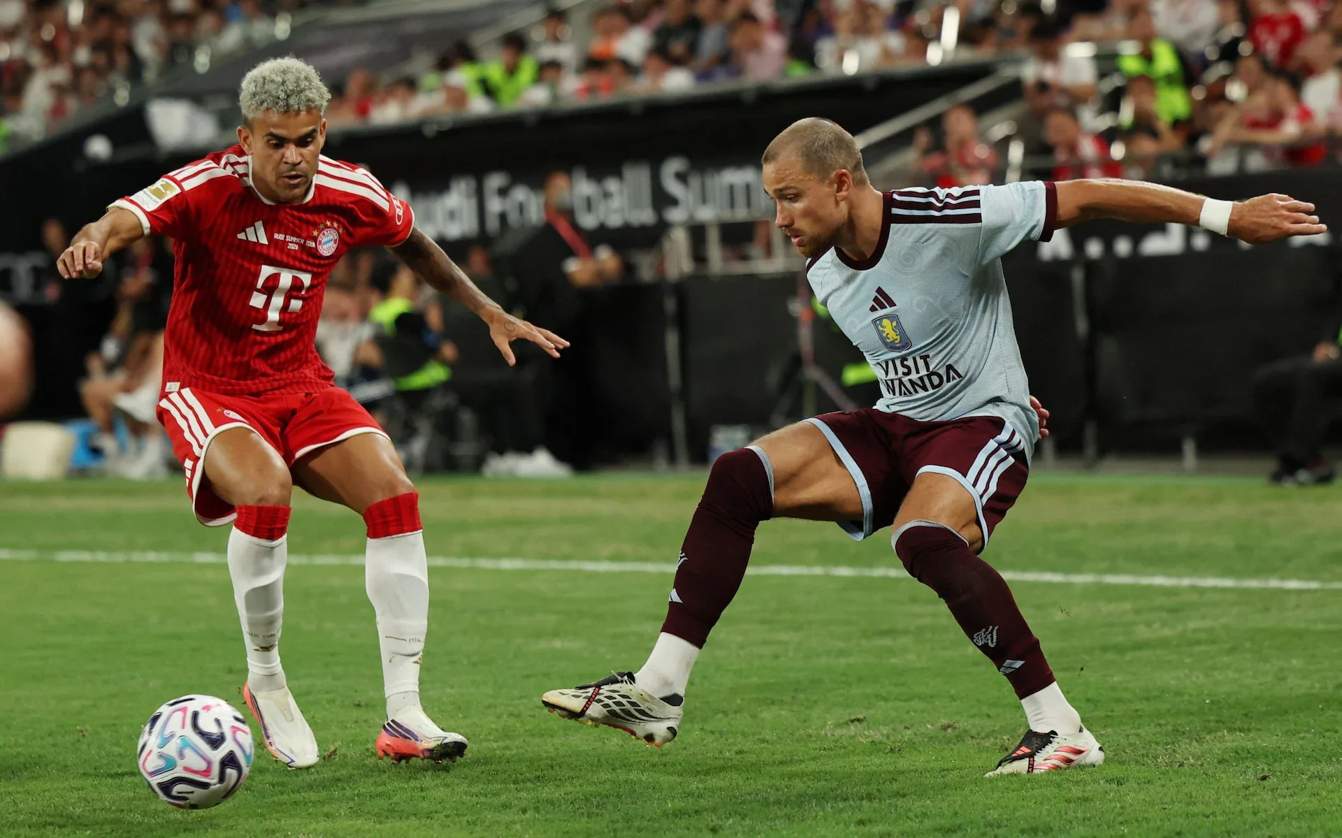 Luis Díaz Fires Bayern Munich Past Aston Villa in Hong Kong Friendly