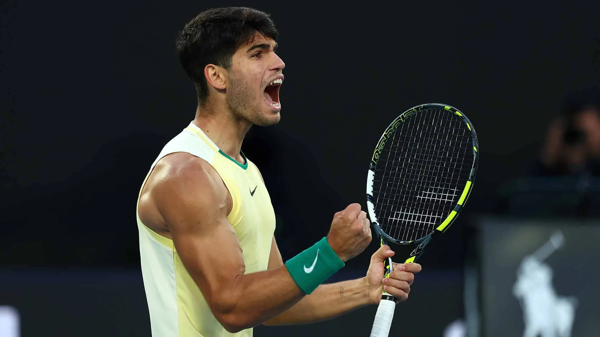 Carlos Alcaraz storms into Australian Open last eight with straight-sets win
