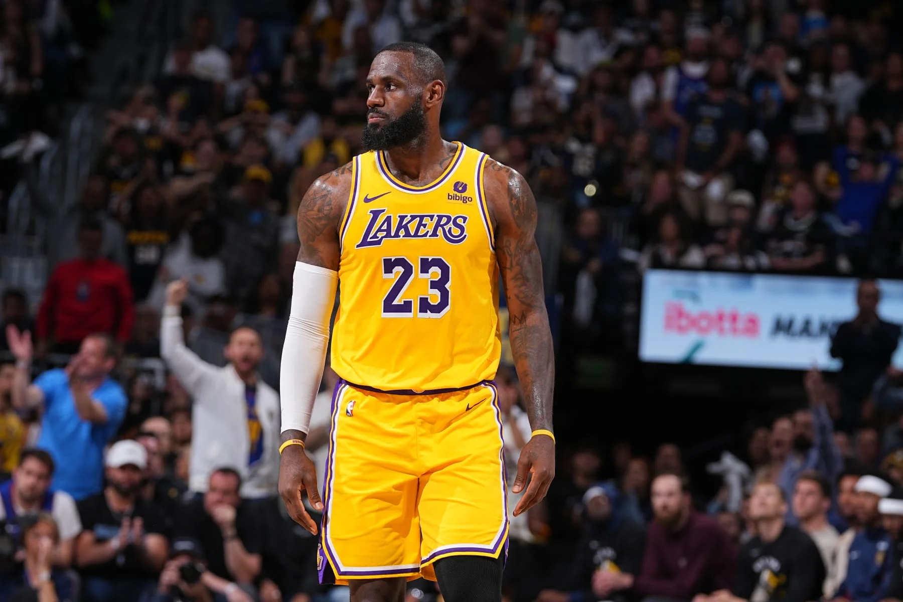 LeBron James reportedly agrees new two-year deal with Los Angeles Lakers