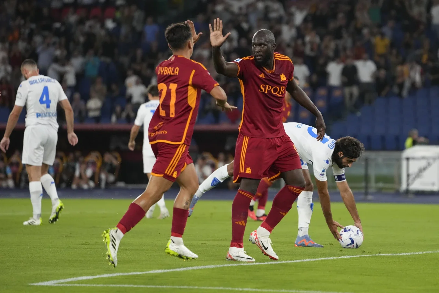 Lukaku and Dybala Shine as Roma Crush Empoli 7-0