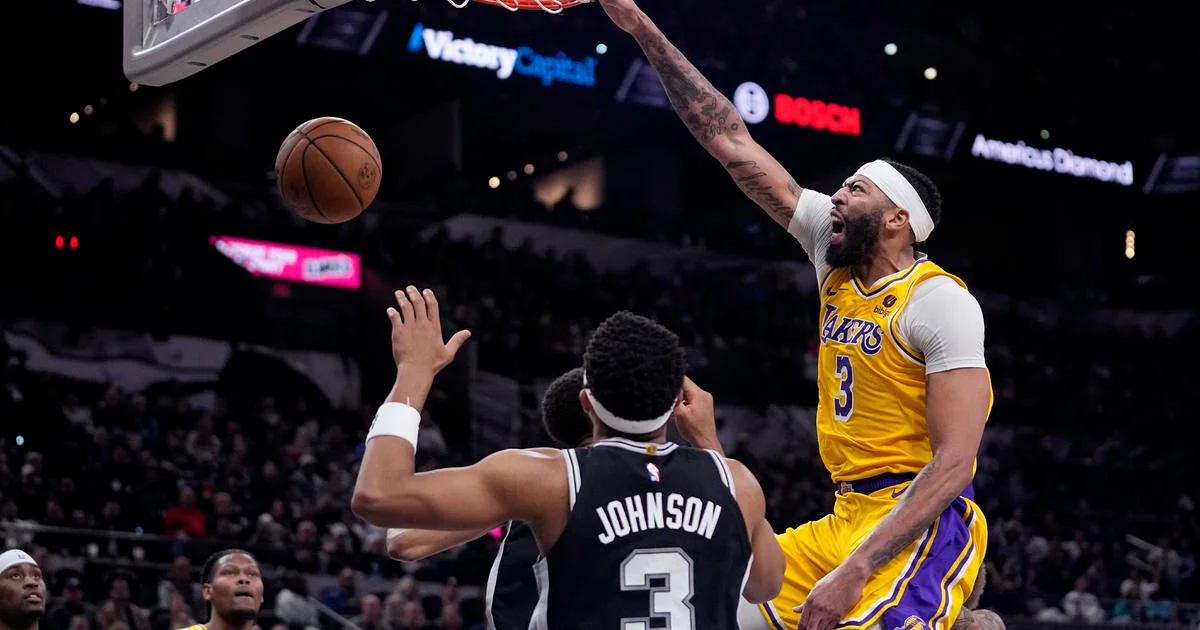 Anthony Davis, Lakers extend Spurs' losing streak to 18 games