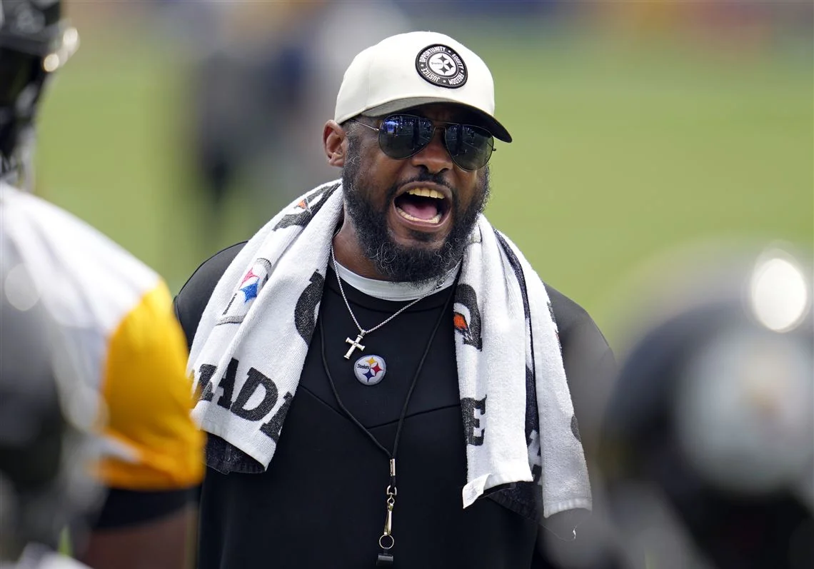 Steelers coach Mike Tomlin signs 3-year extension