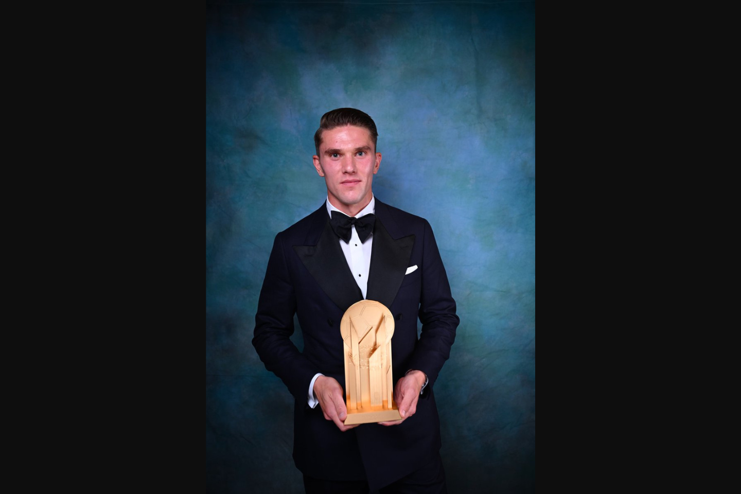 Viktor Gyökeres wins Gerd Muller Trophy