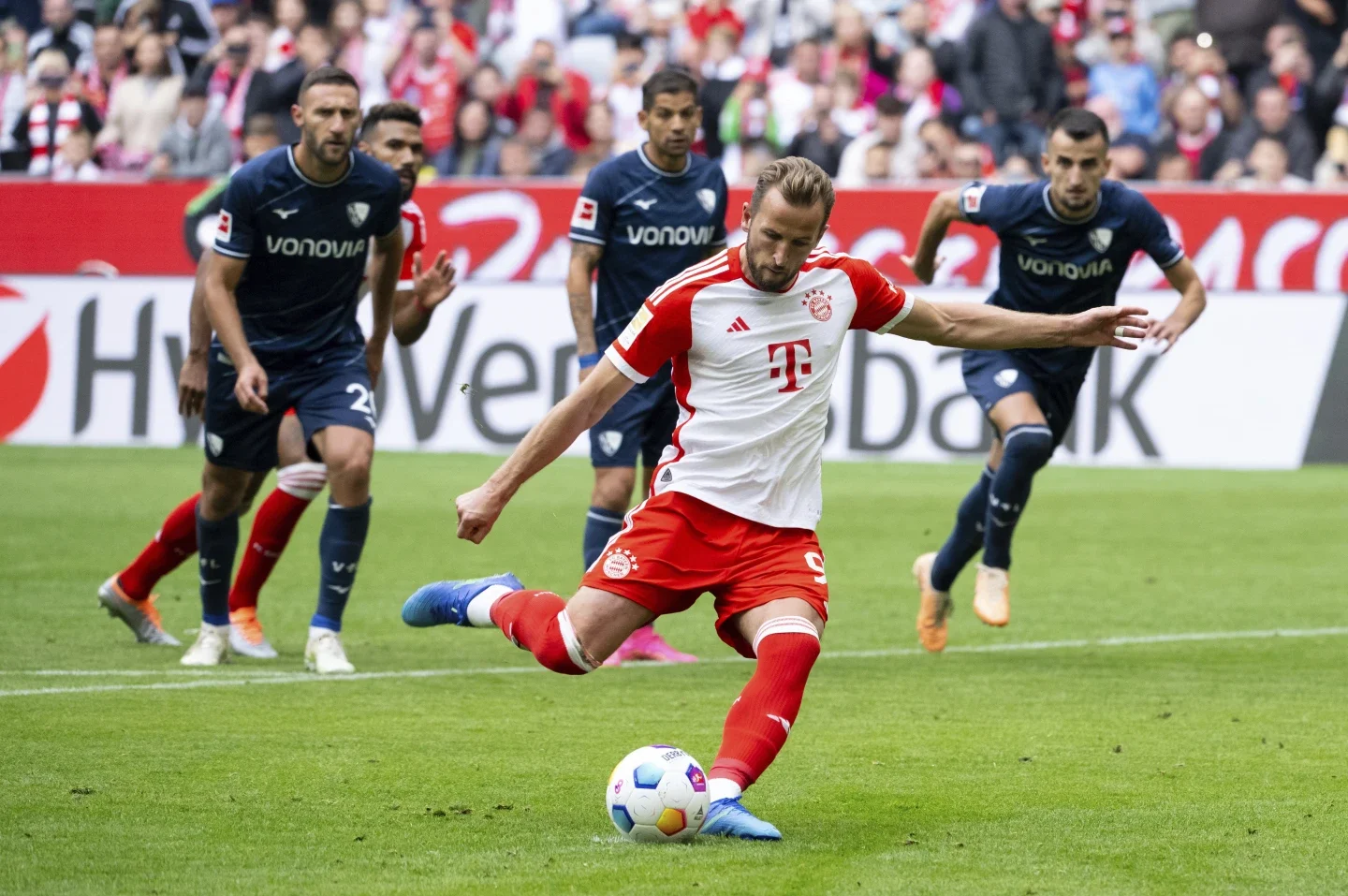 Harry Kane's Hat Trick Powers Bayern Munich to 7-0 Win Over Bochum