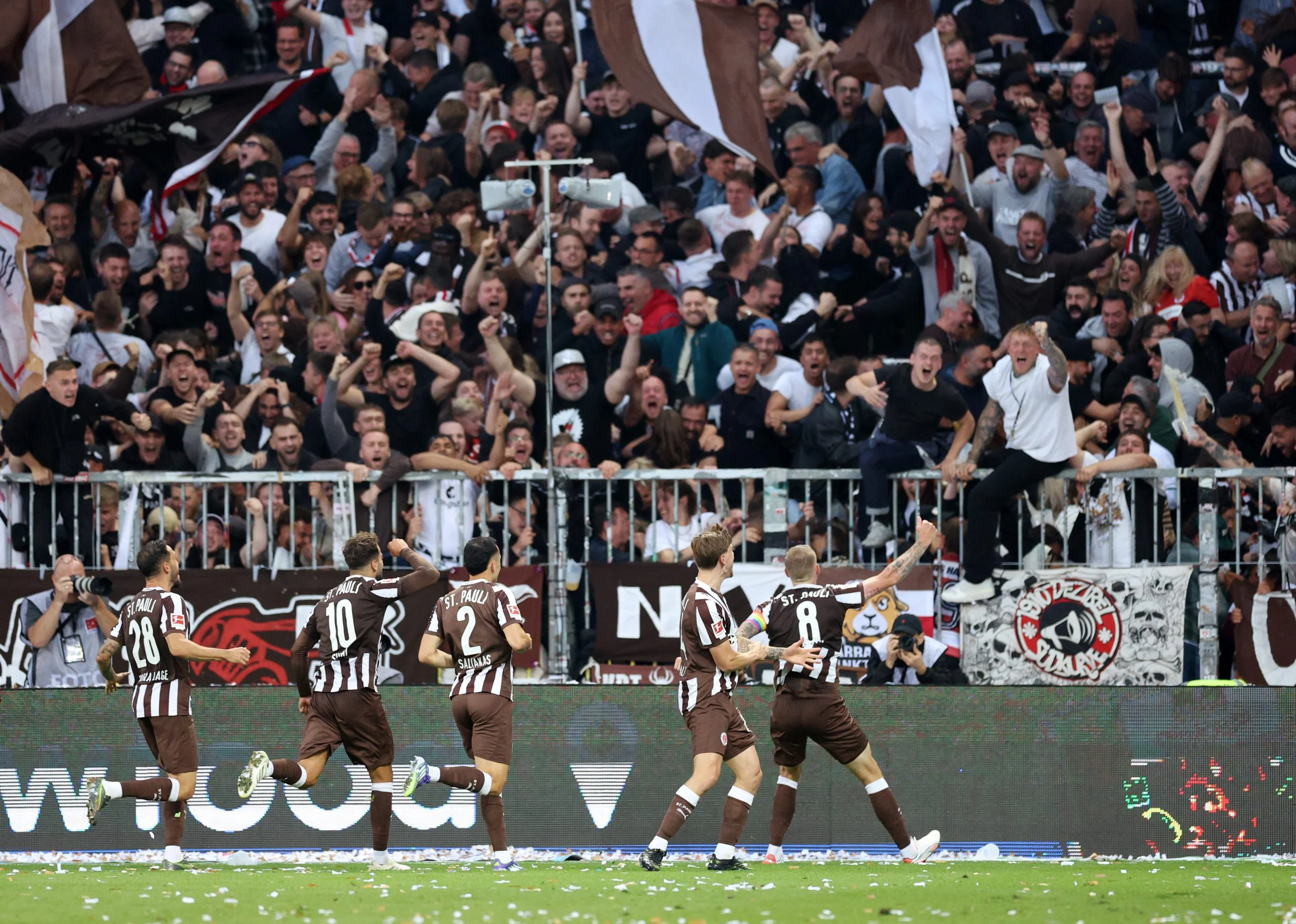 Dortmund squander 3-1 lead in dramatic 3-3 draw with St Pauli