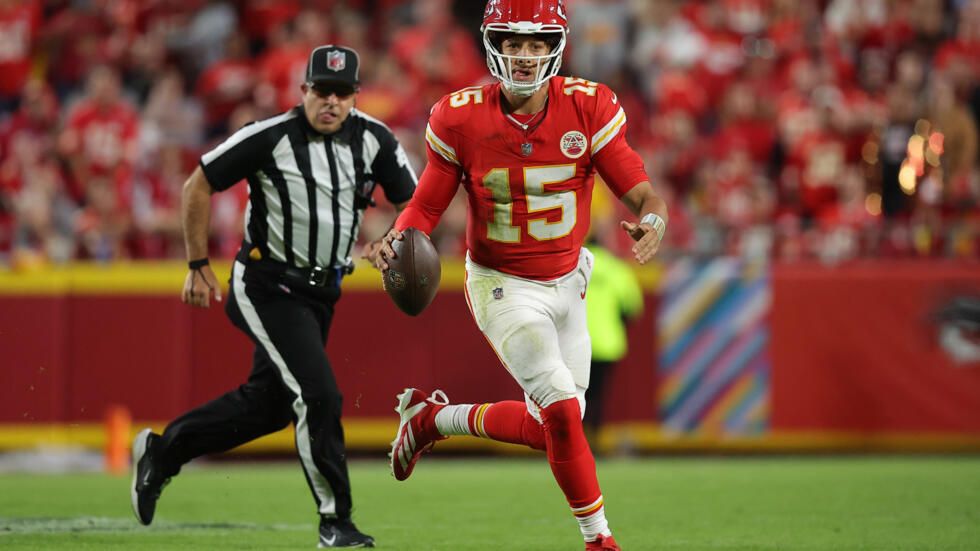 Kansas City Chiefs battle past New Orleans Saints to remain unbeaten