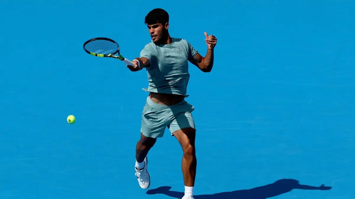 Alcaraz advances to Cincinnati Open round of 16 with straight-sets victory over Medjedovic