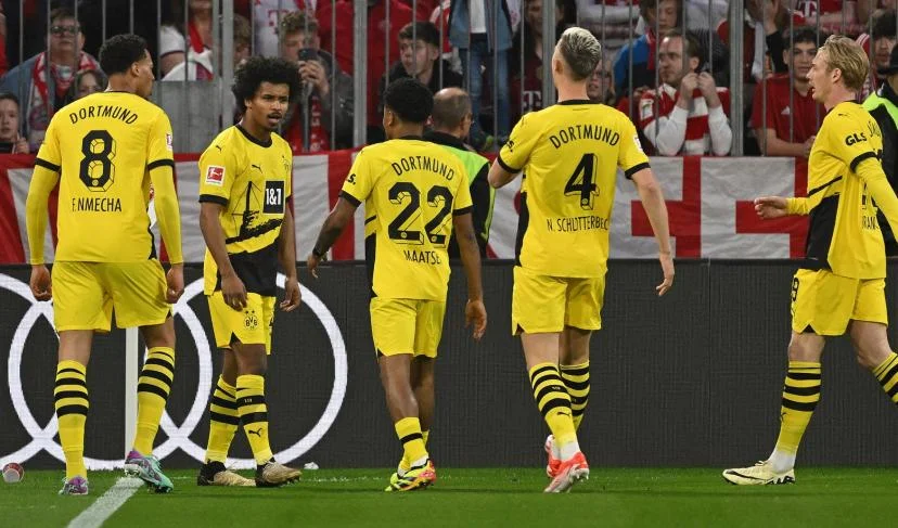 Bayern Munich 0-2 Borussia Dortmund: Dortmund triumph in Der Klassiker to effectively end hosts title challenge