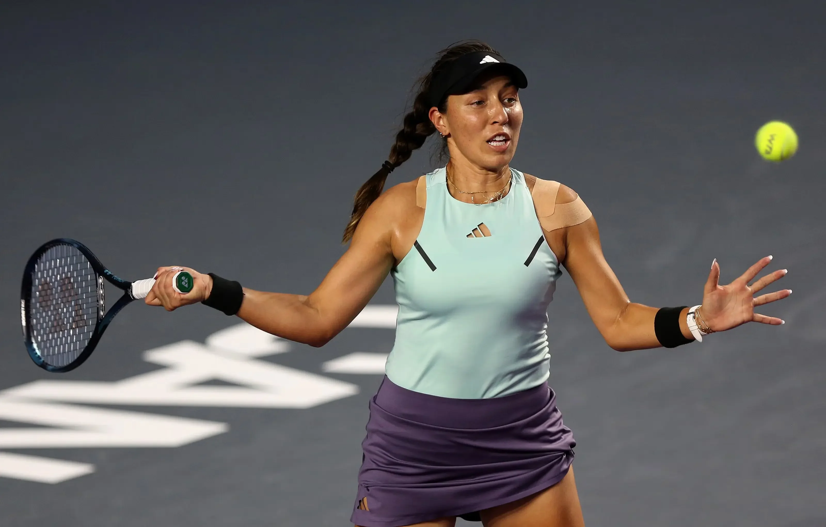 Jessica Pegula defeats Coco Gauff to reach WTA Finals