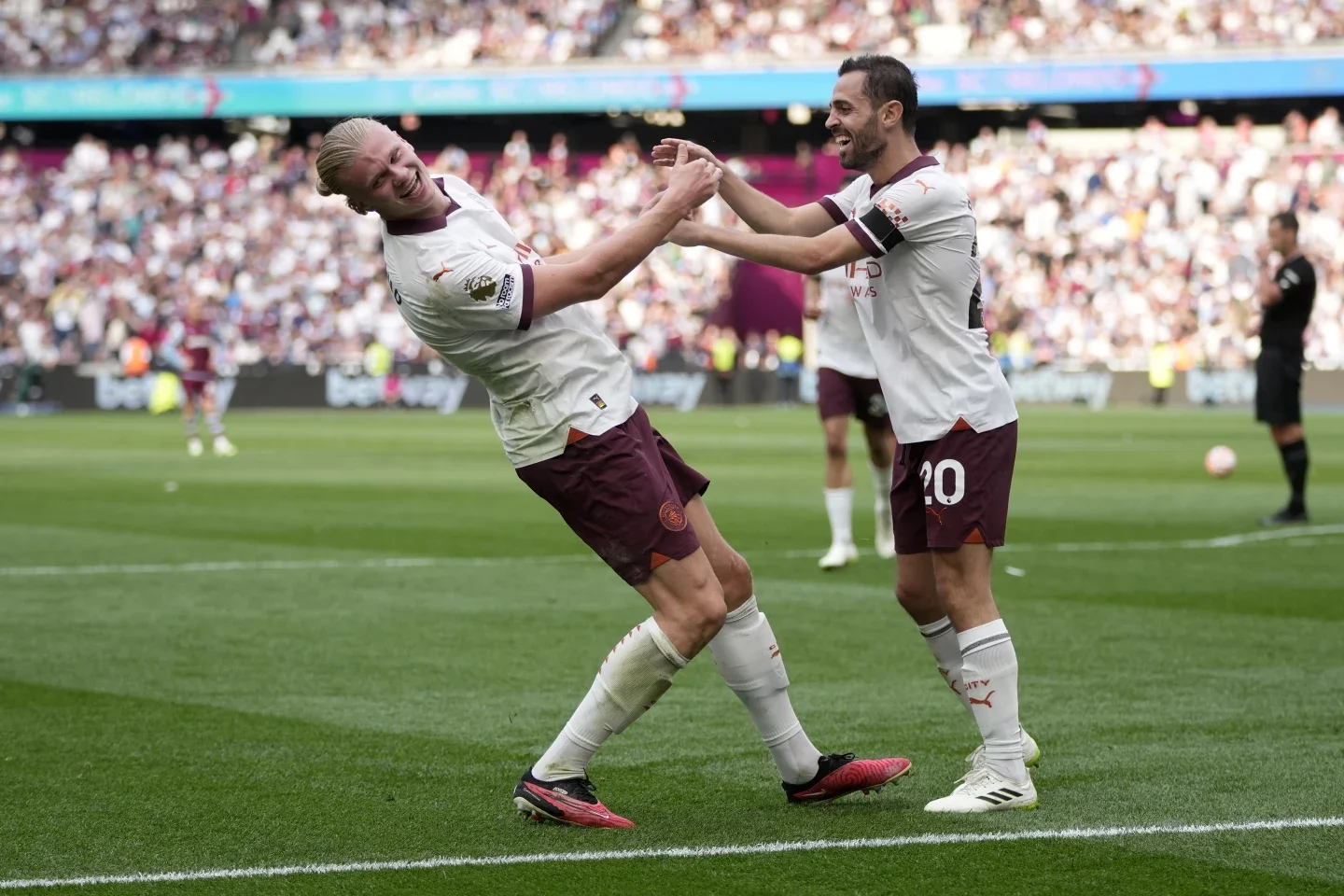 Manchester City Stages Late Comeback to Secure Thrilling Victory Over West Ham