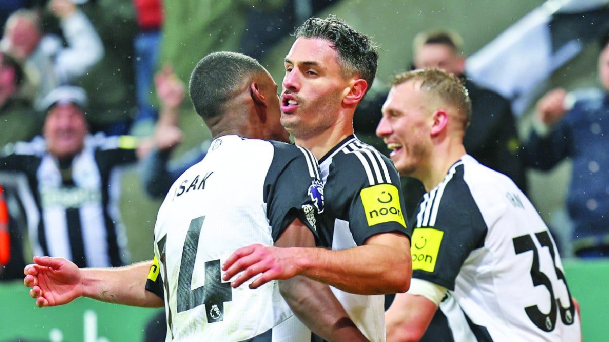 Newcastle 3-3 Liverpool: Kelleher error earns Magpies point in six-goal thriller