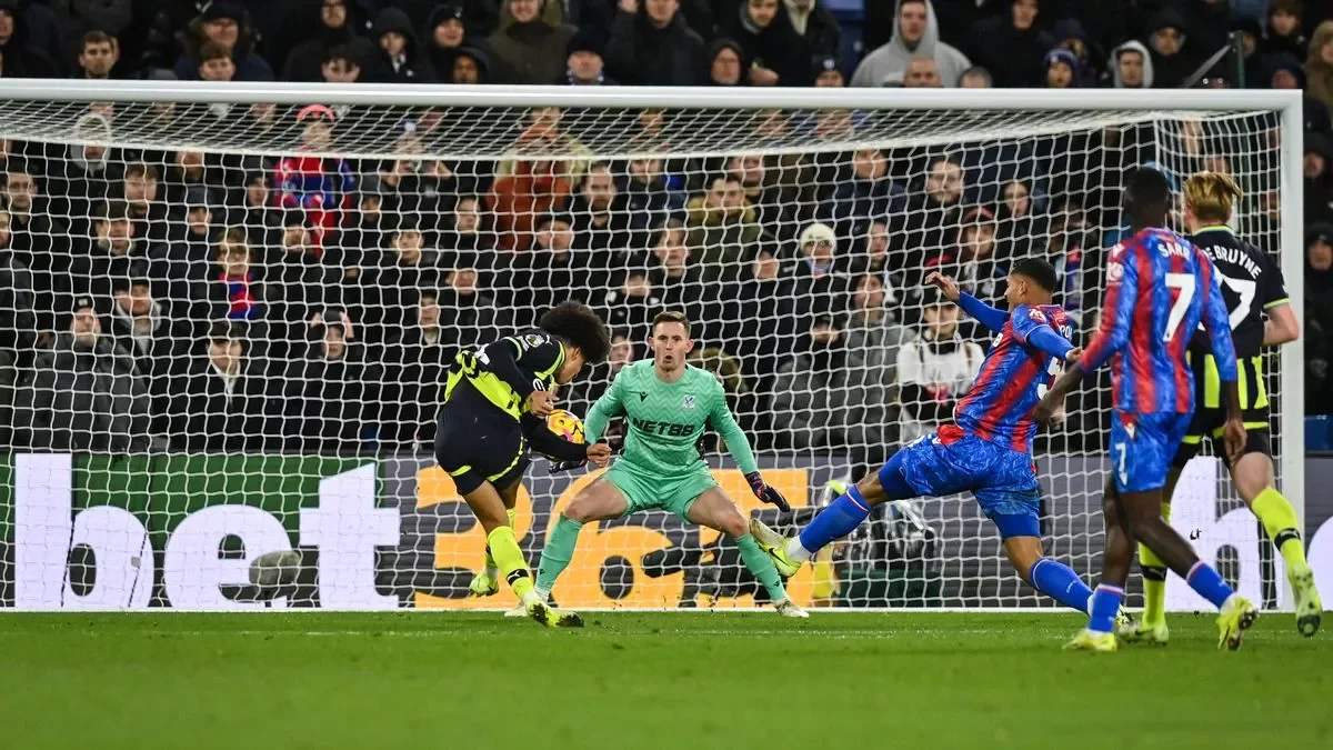 Crystal Palace 2-2 Manchester City: 10-man Cityzens stumble to draw at Palace