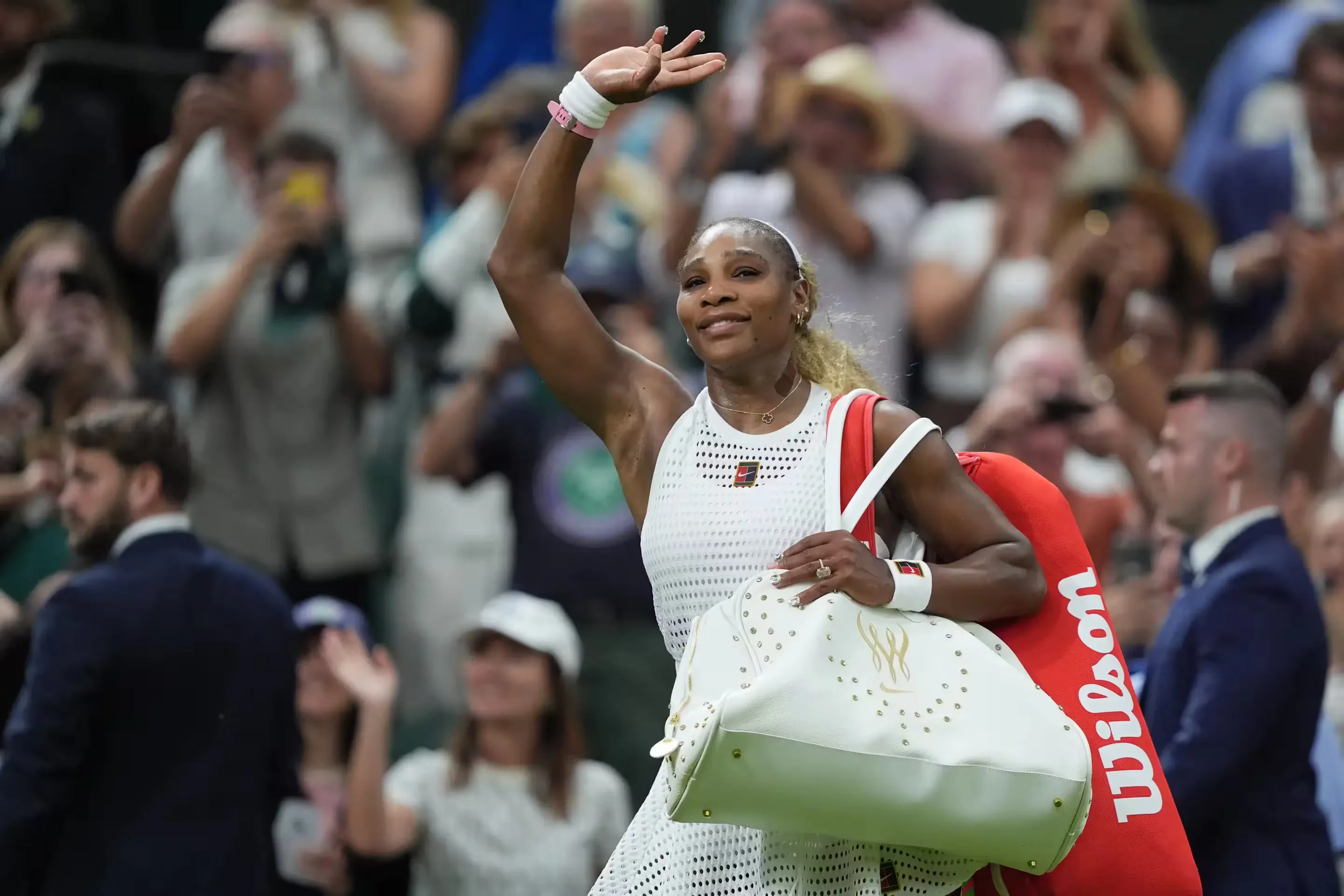 Serena Williams withdraws from Wimbledon doubles reunion with Venus due to knee injury