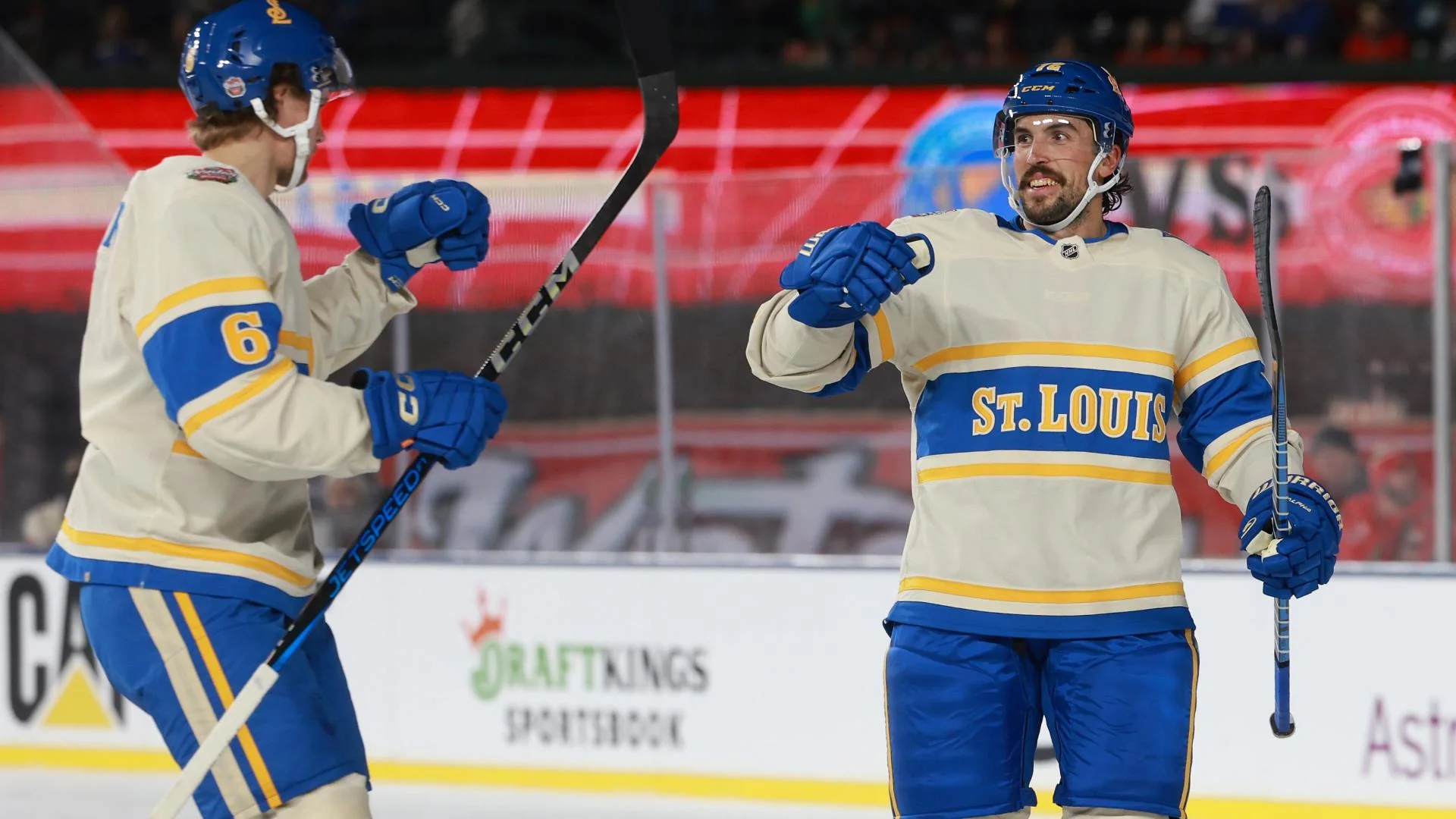NHL roundup: Blues shine in Winter Classic, Fowler nets two in milestone game