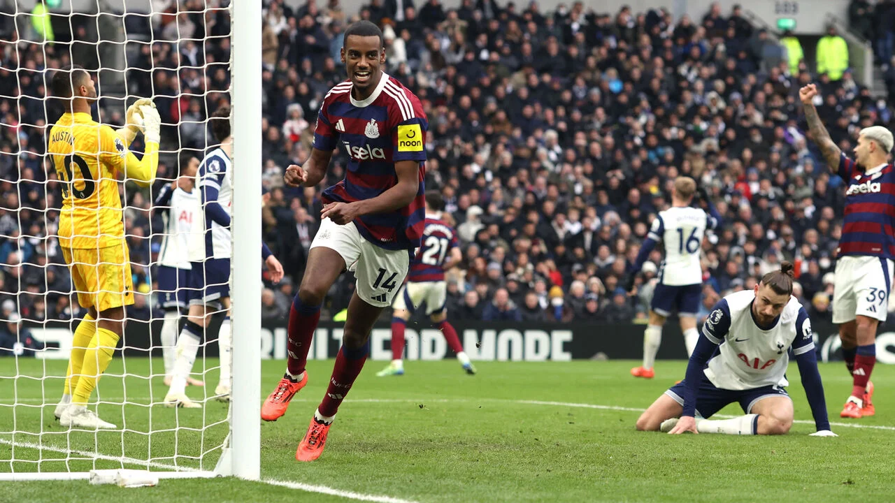 Tottenham 1-2 Newcastle United: Magpies extend winning run, piling more misery on Spurs at home