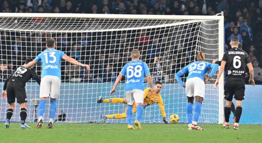 Monza 0-0 Napoli: Meret penalty save rescues point for Champions