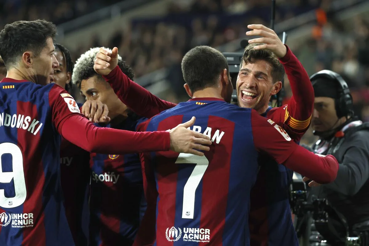 Barcelona 3-2 Almeria: Sergi Roberto double spares hosts' blushes