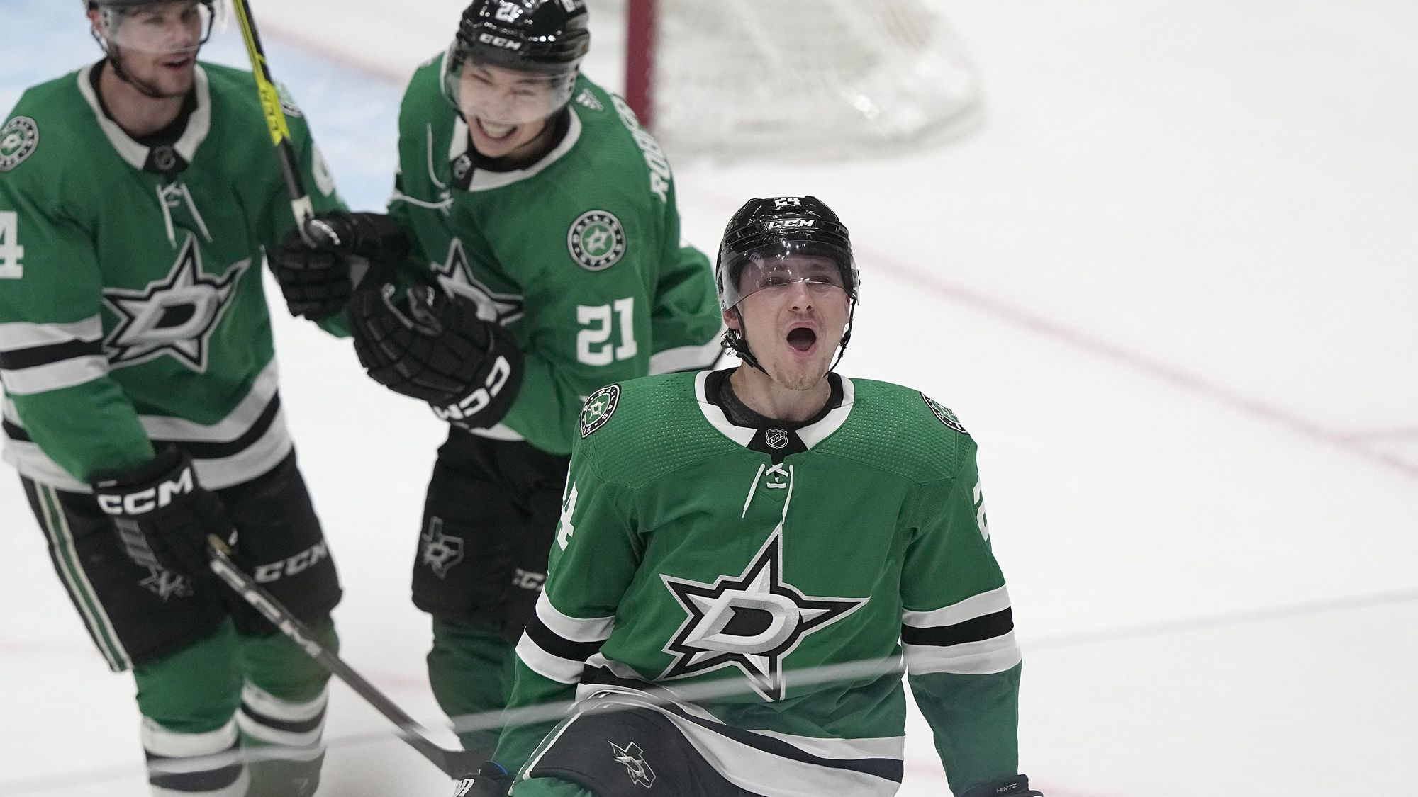 NHL roundup: Roope Hintz caps hat-trick with OT winner for Dallas Stars