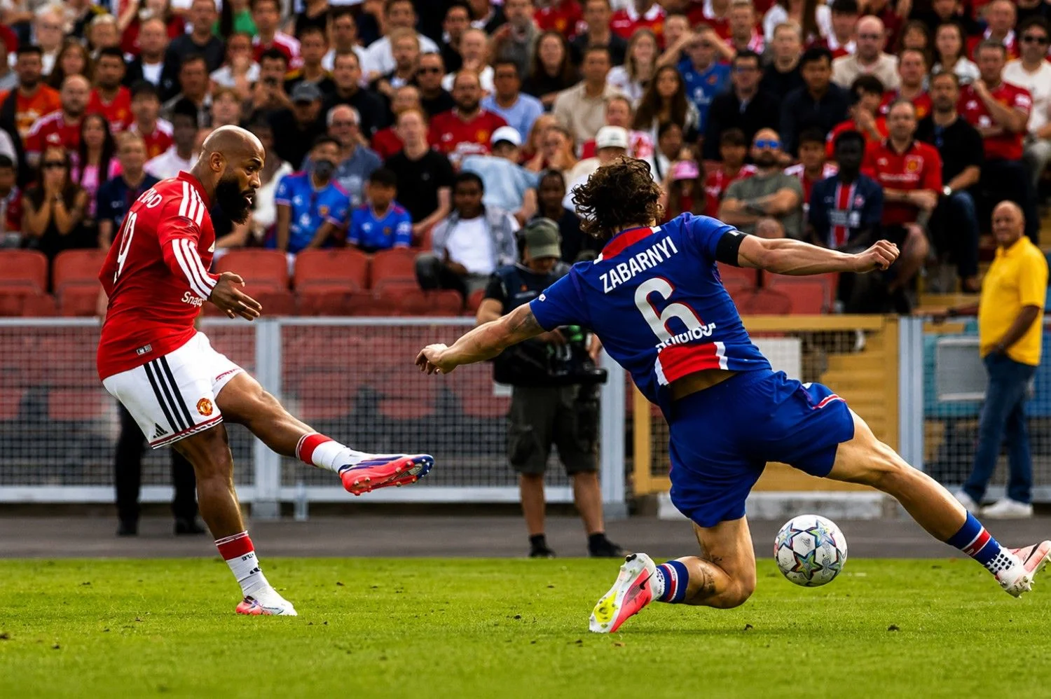 Manchester United Draw 1-1 With PSG as Mbeumo Impresses