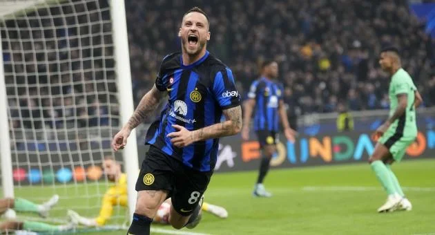 Arnautović goal sinks Atlético in 1st leg of Champions League last 16