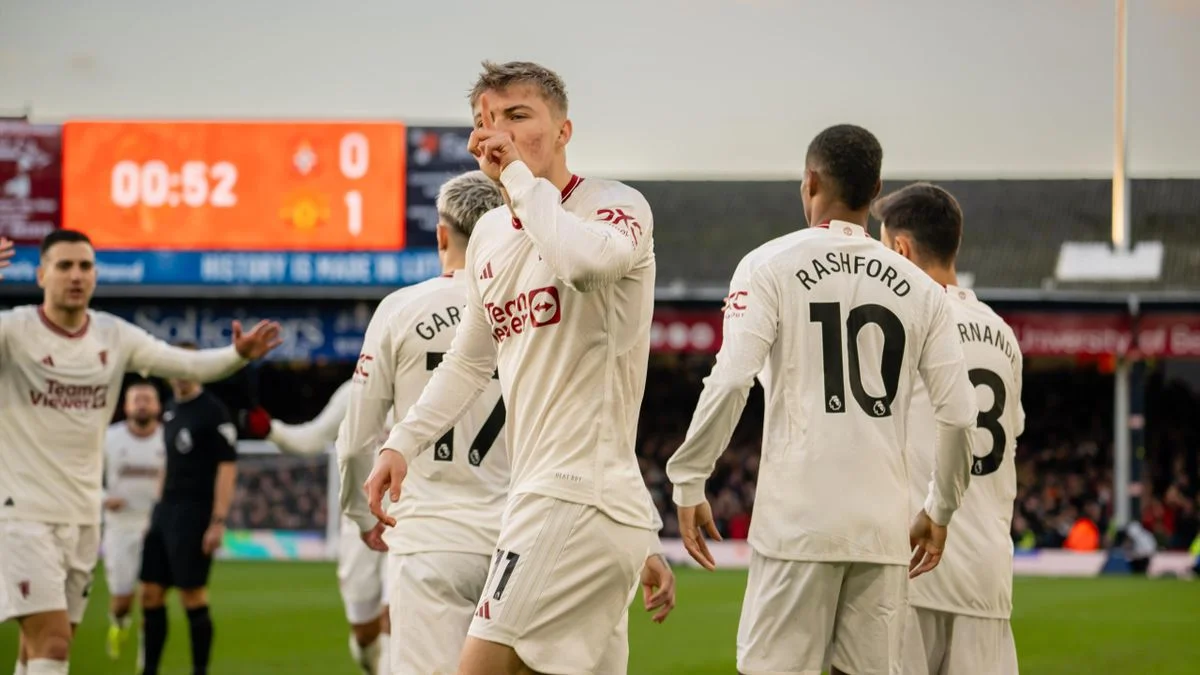 Luton Town 1-2 Manchester United: Hojlund double sees Red Devils edge spirited hosts
