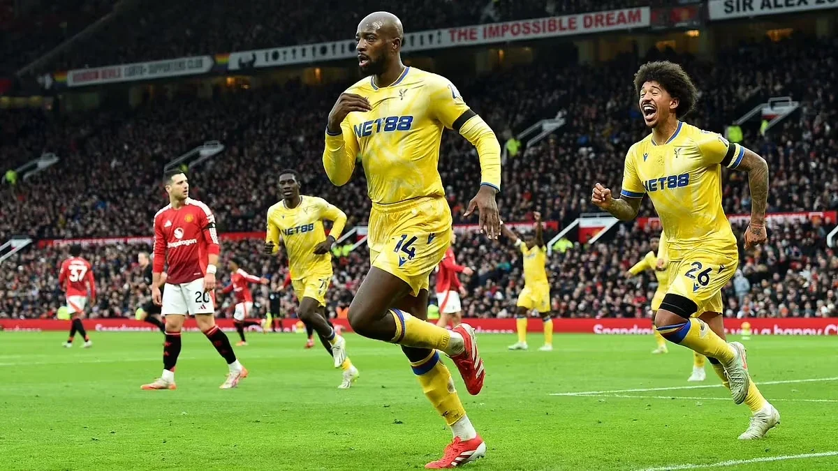 Manchester United 0-2 Crystal Palace: Red Devils' home woes continue with defeat to Eagles