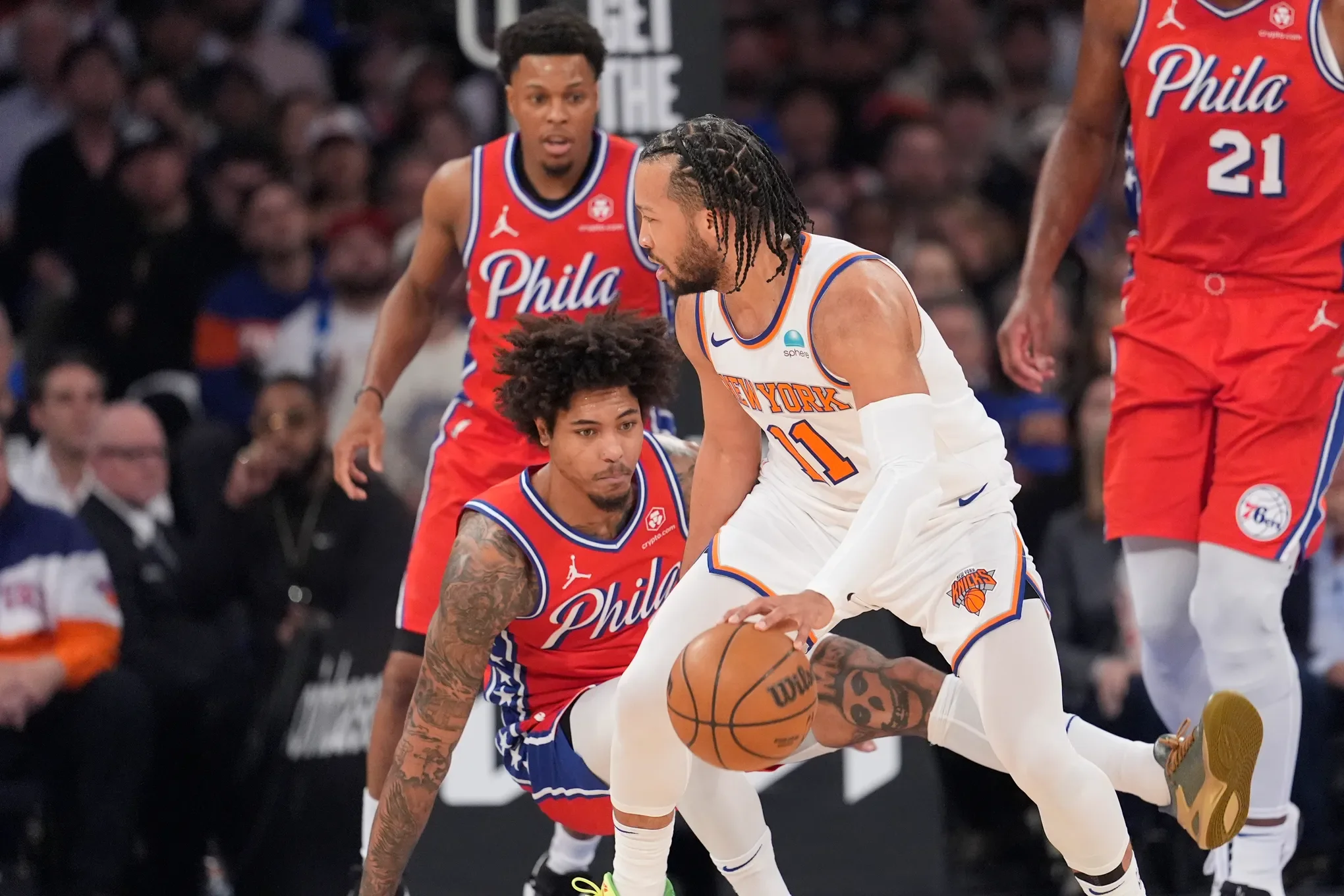 Knicks squander lead but hold on for Game 1 victory over Sixers