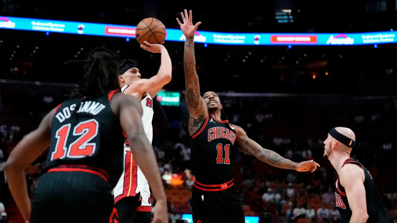 Heat defeat Bulls to claim final East playoff berth