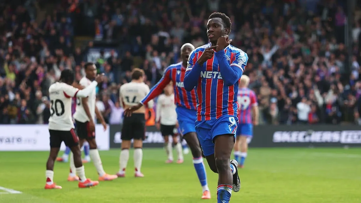 Liverpool stunned by late Palace winner as Man United and Chelsea also suffer Premier League defeats