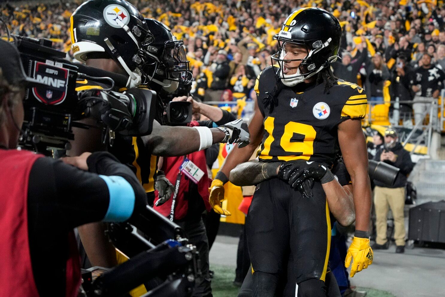 Calvin Austin III scores twice as the Steelers defeat the Giants 26-18