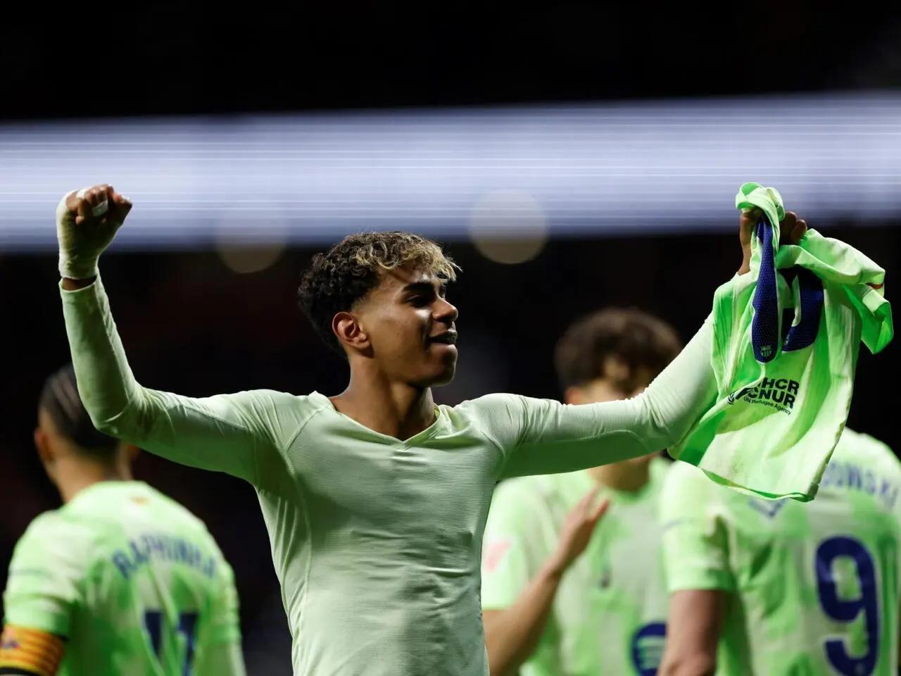 Atletico Madrid 2-4 Barcelona: Barca pull off stunning late comeback to defeat fellow title rivals