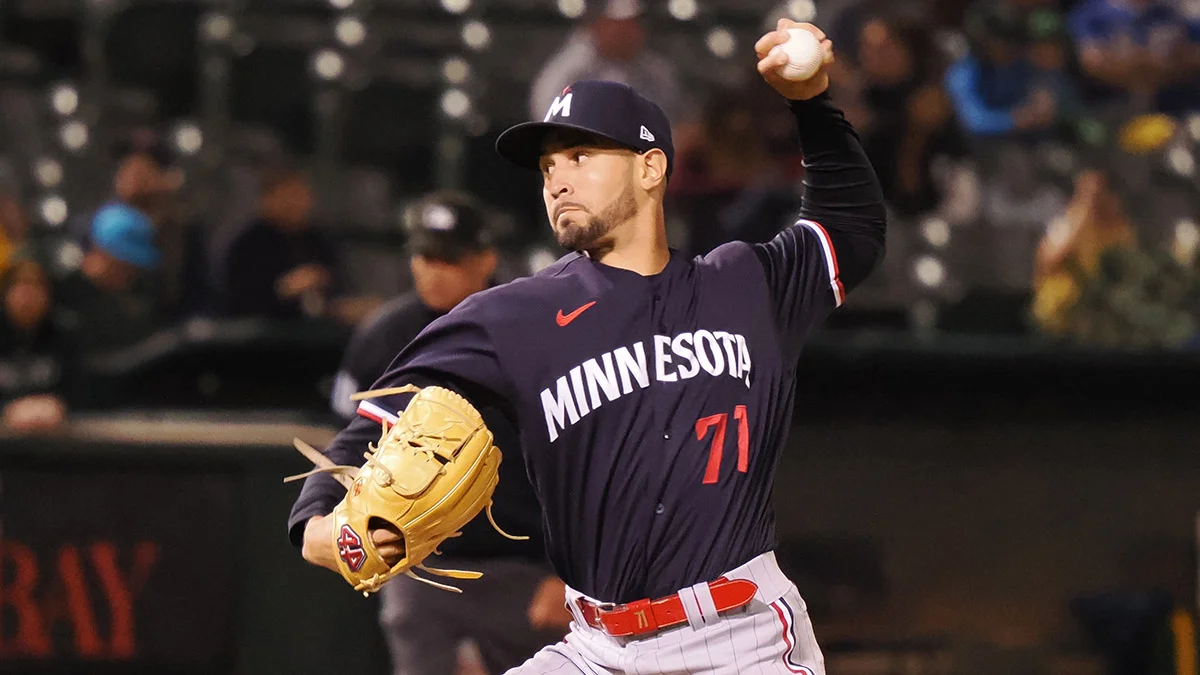Red Sox acquire Jovani Moran from Twins