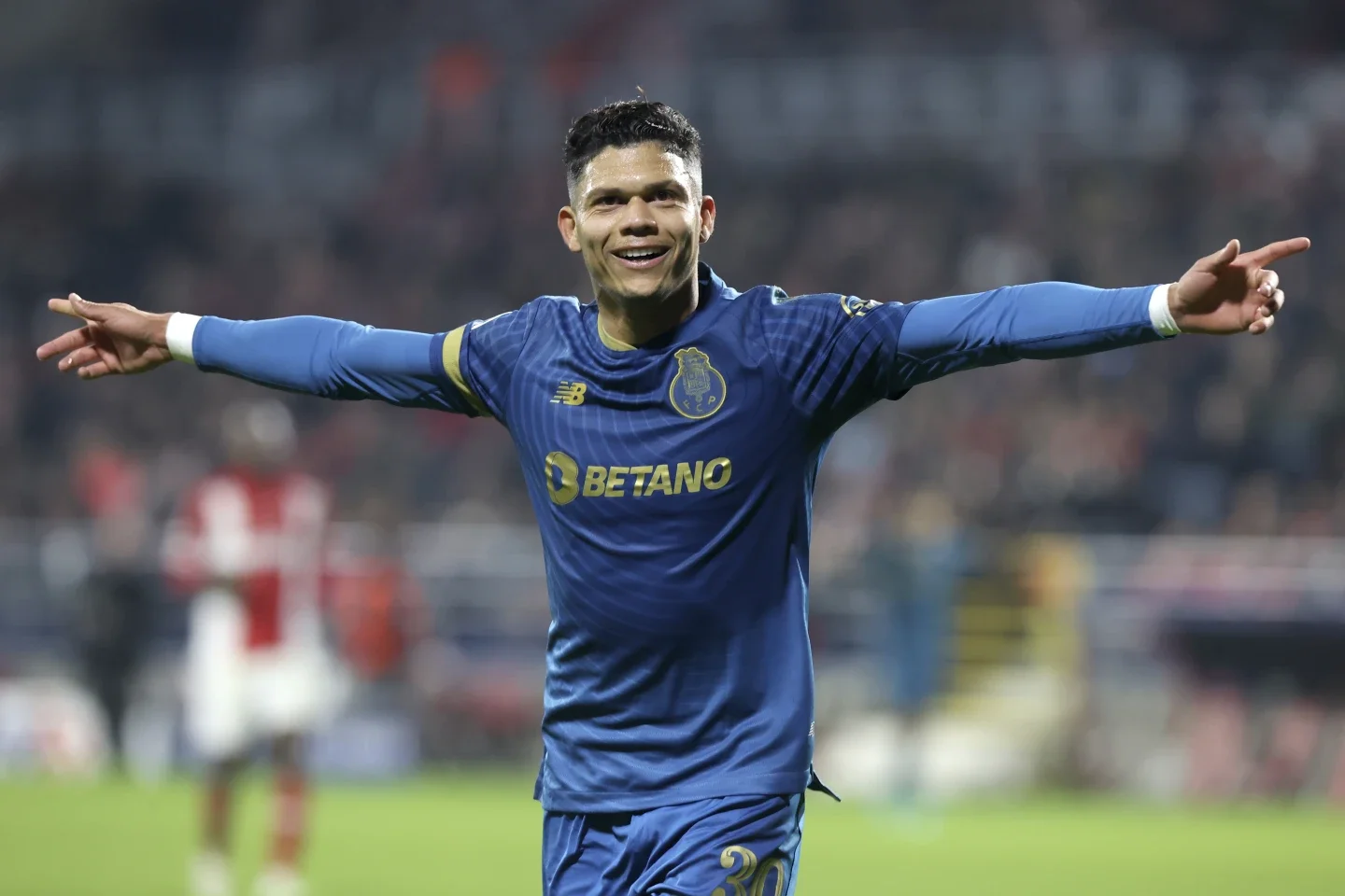 Evanilson bags an hat-trick as Porto dismantle Antwerp