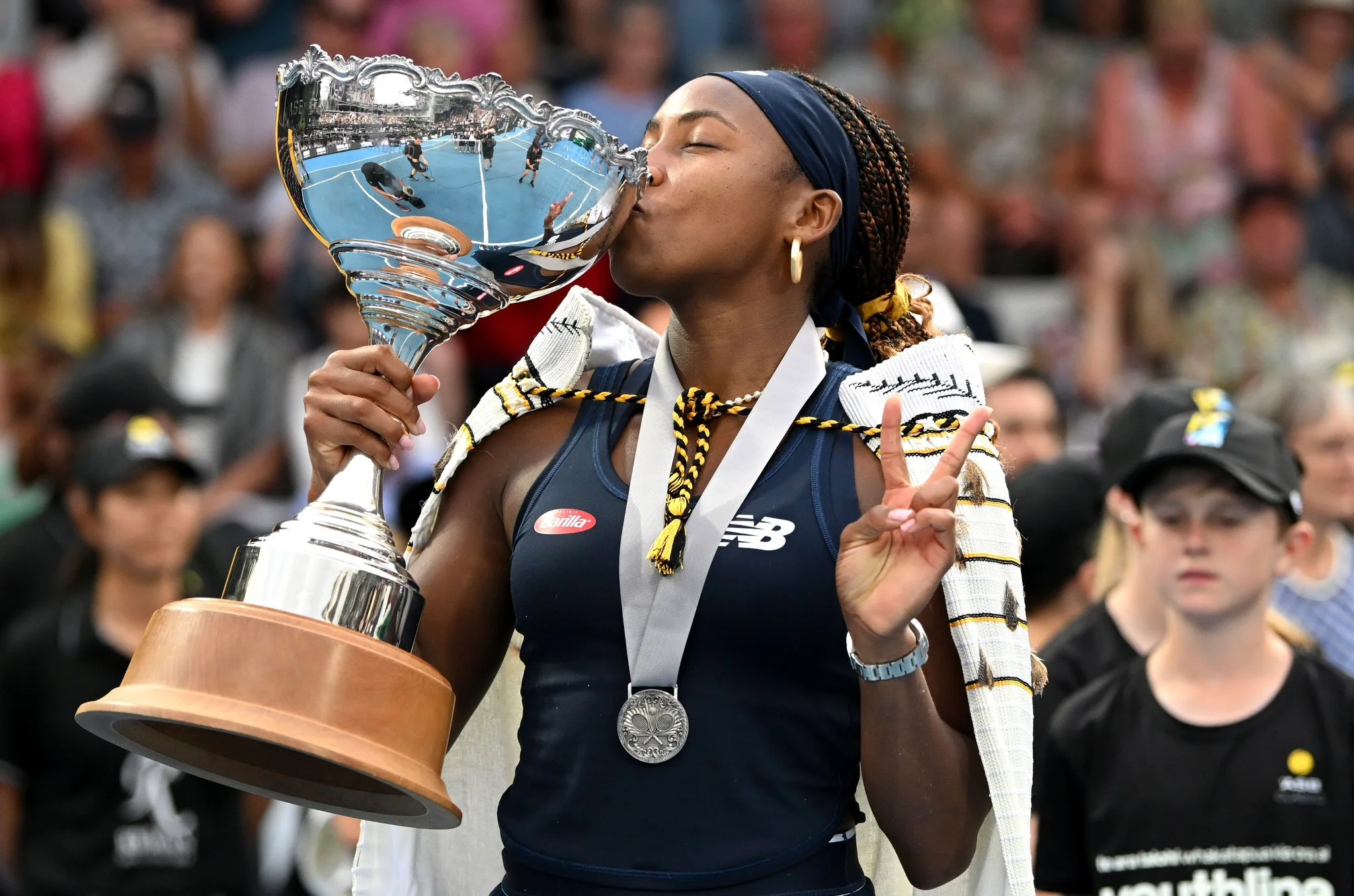 Gauff digs deep to defeat Svitolina and retain the Auckland title