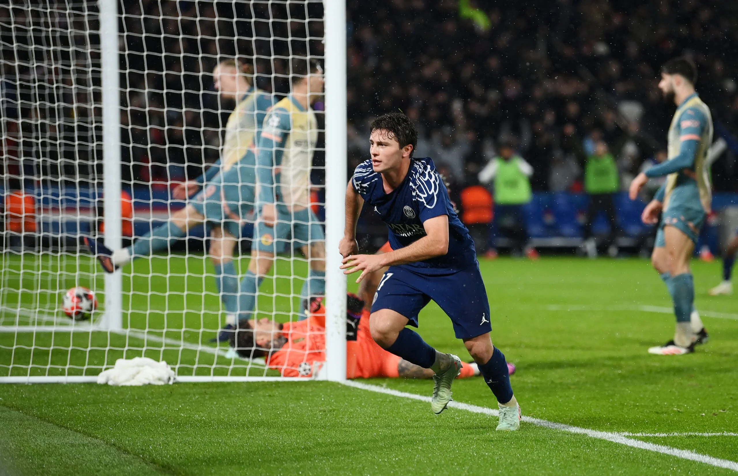 Paris Saint-Germain 4-2 Manchester City: PSG stage stunning comeback to defeat Cityzens in Champions League thriller