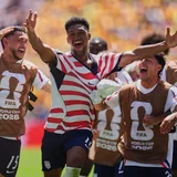 USA beat Australia 2-0 to reach World Cup knockout stage