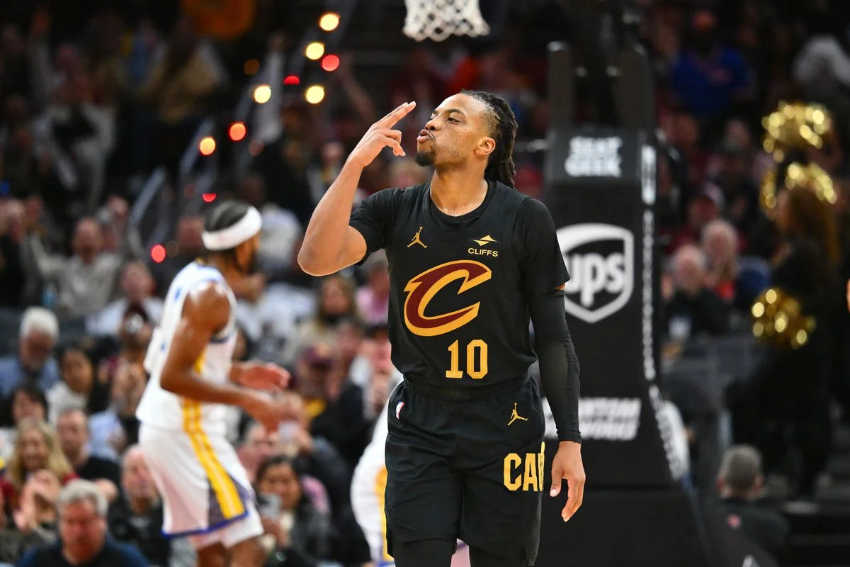 NBA roundup: Cavaliers beat the Warriors to stay unbeaten, while Celtics win in overtime