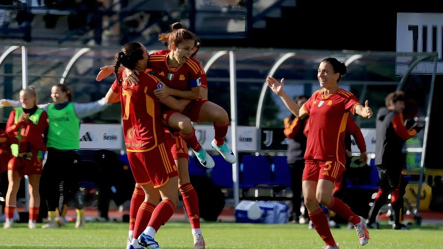 Serie A Femminile: Roma pull away at the top of the table with 3-1 win away at Juventus