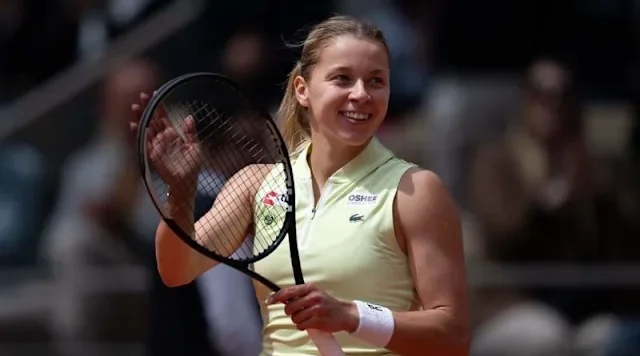 Maja Chwalinska makes history as first qualifier to reach French Open final