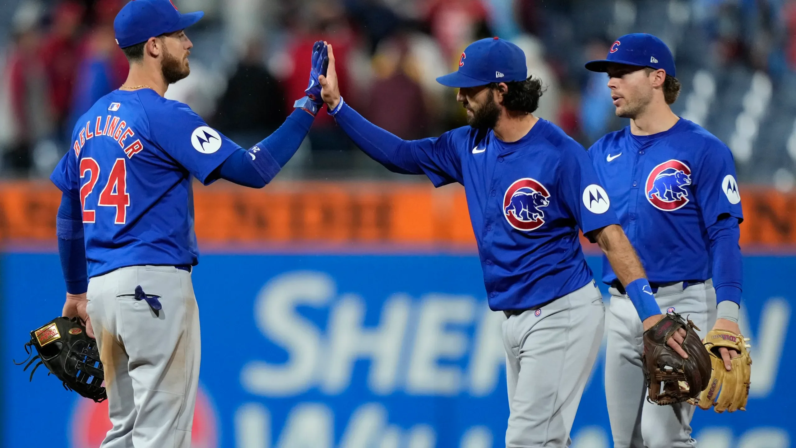 Cody Bellinger drives in 4 runs in the Cubs’ 10-4 win over the Phillies