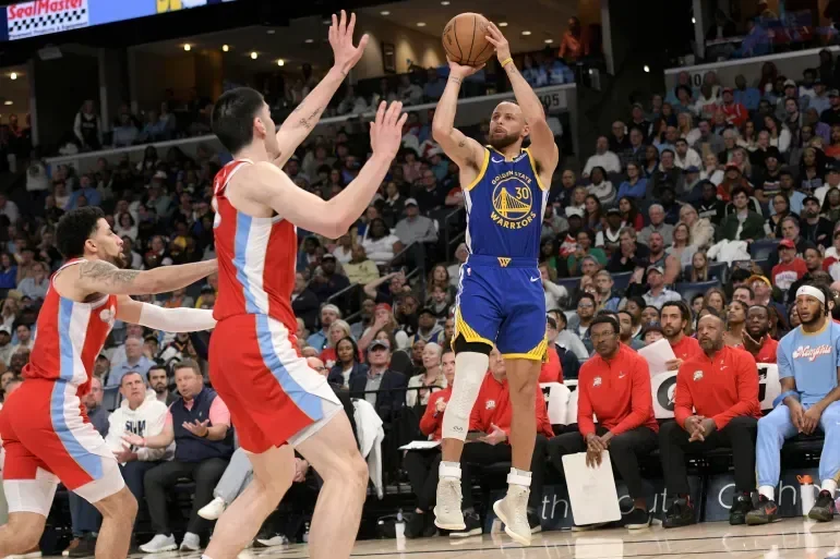 NBA roundup: Curry scores 52 points to lead Warriors past Grizzlies, Jokic scores career-high 61 points in loss